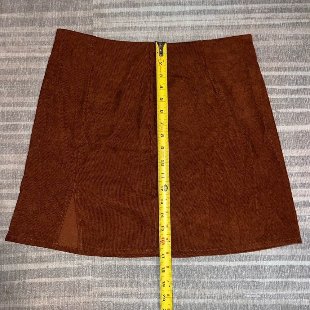Slit Ribbed Mini Skirt - Picture 3 of 3